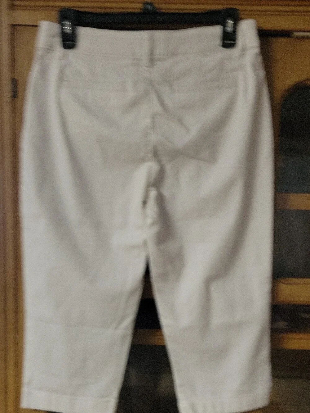 St. John's Bay White Cropped Capris 98% Cotton 2% Spandex Sz 4